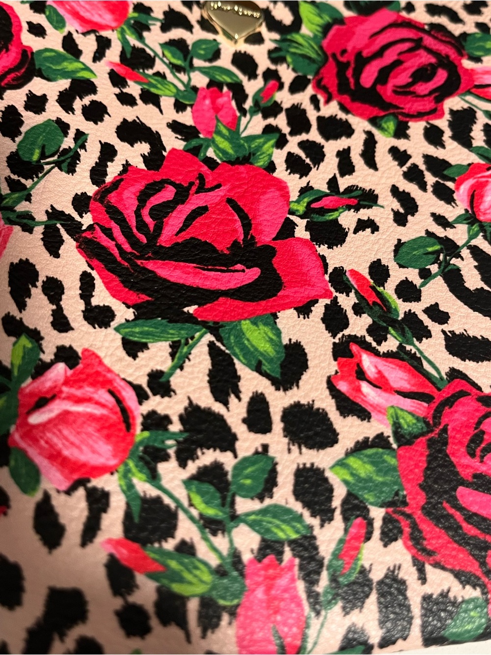 Betsey Johnson Leopard Pink Rose Print Crossbody with Black Strap - Picture 6 of 9